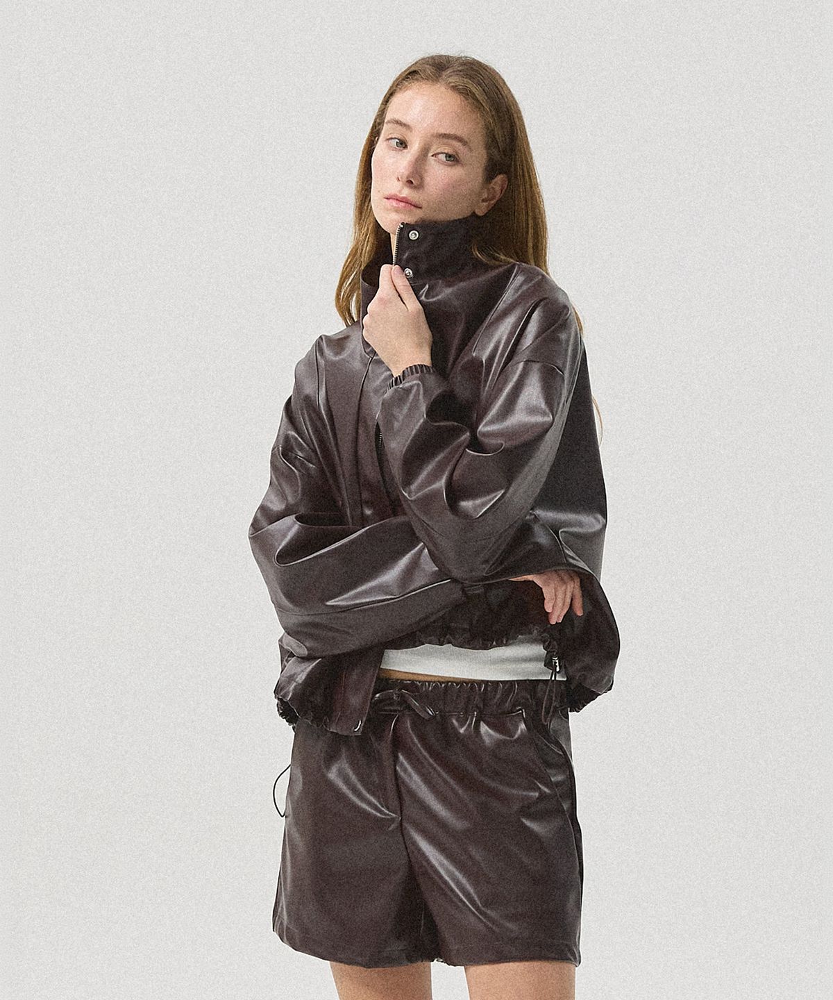 아흐레(AHRE) Nico Faux Leather Wind Short Jacket_BROWN