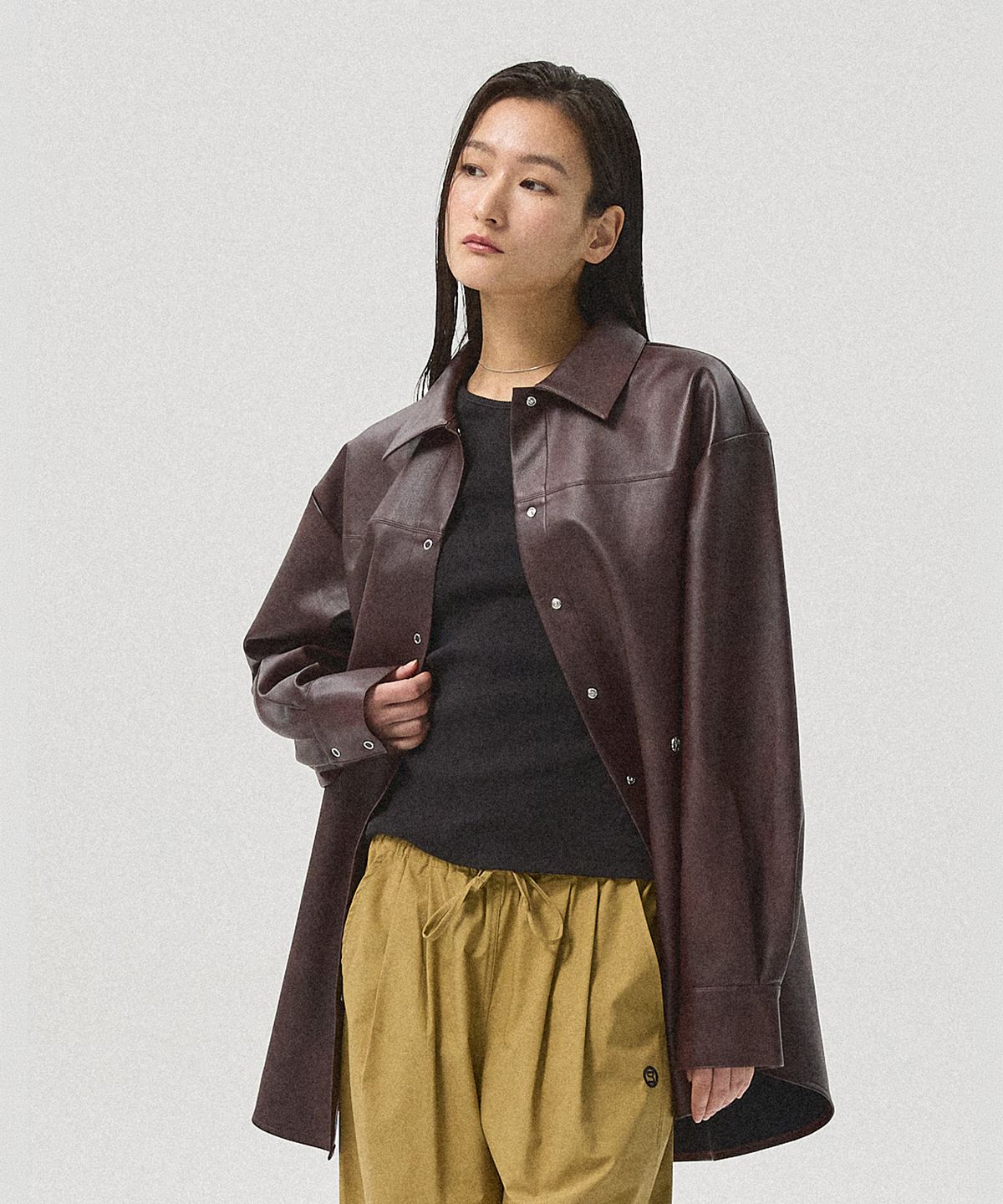 아흐레(AHRE) Arve Oversized Crack Faux Leather Shirt Jacket_WIINE