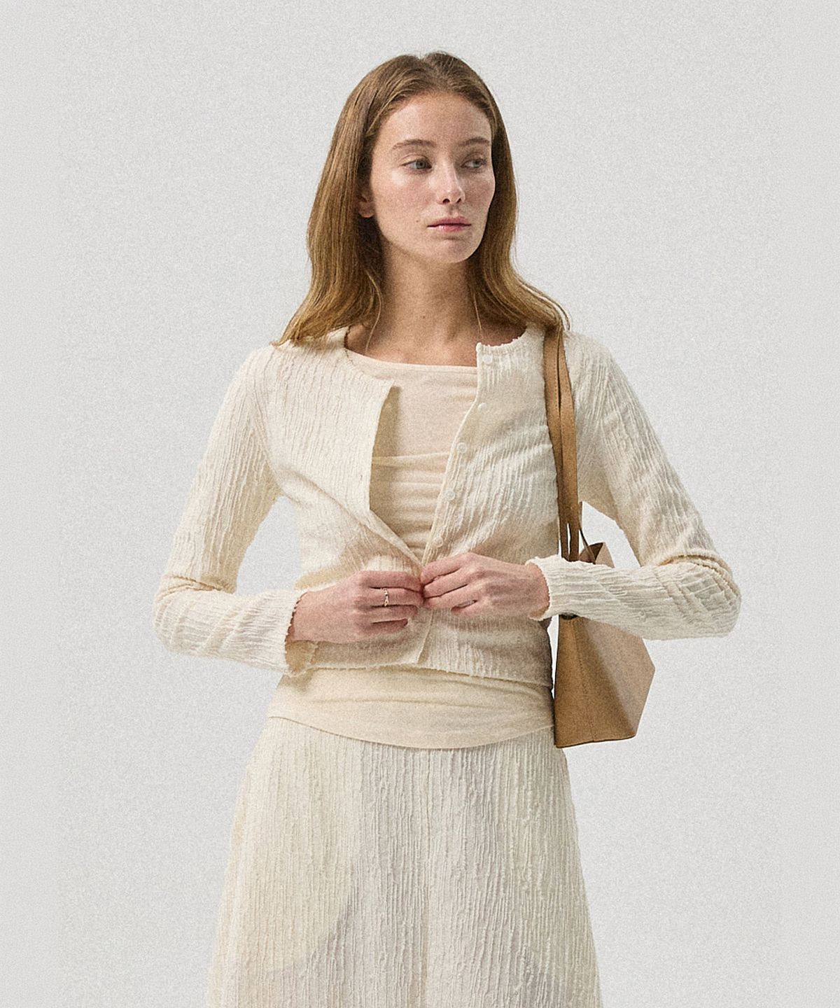 아흐레(AHRE) Selon Crinkle Cropped Cardigan_WHITE