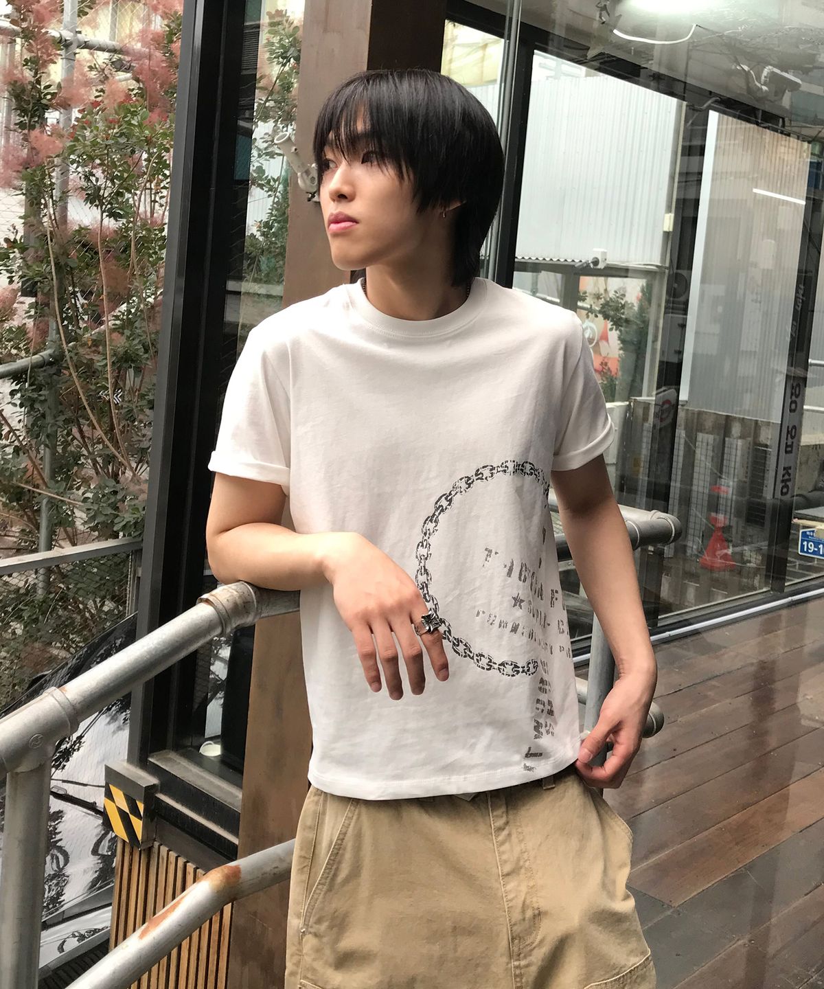 기철(KICHUL) Low Chain T-shirt (White)