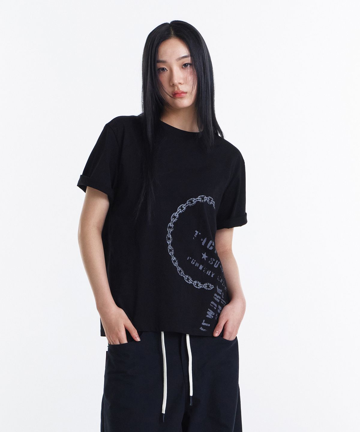 기철(KICHUL) Low Chain T-shirt (Black)