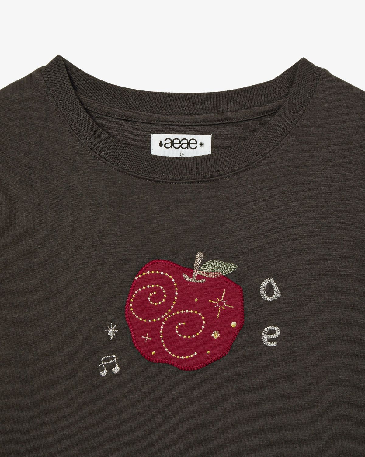 에이이에이이(AEAE) RINGO TEE [DARK BROWN]