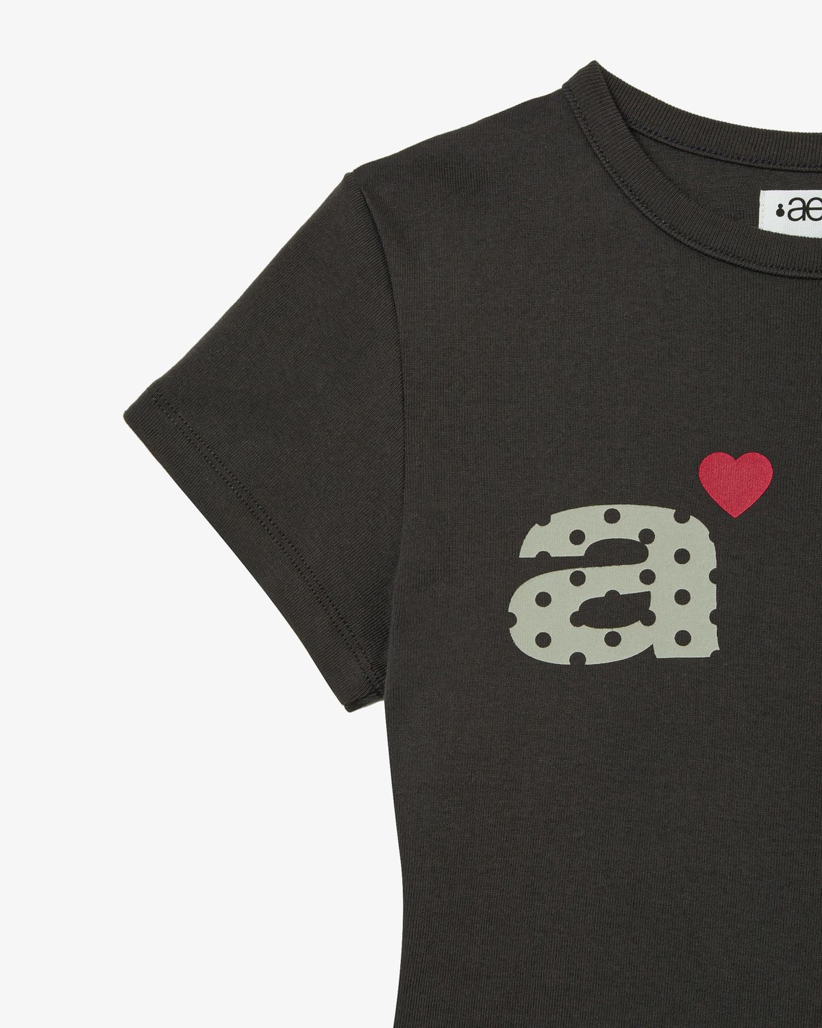 에이이에이이(AEAE) DOT SMALL LETTER TEE [DARK BROWN]