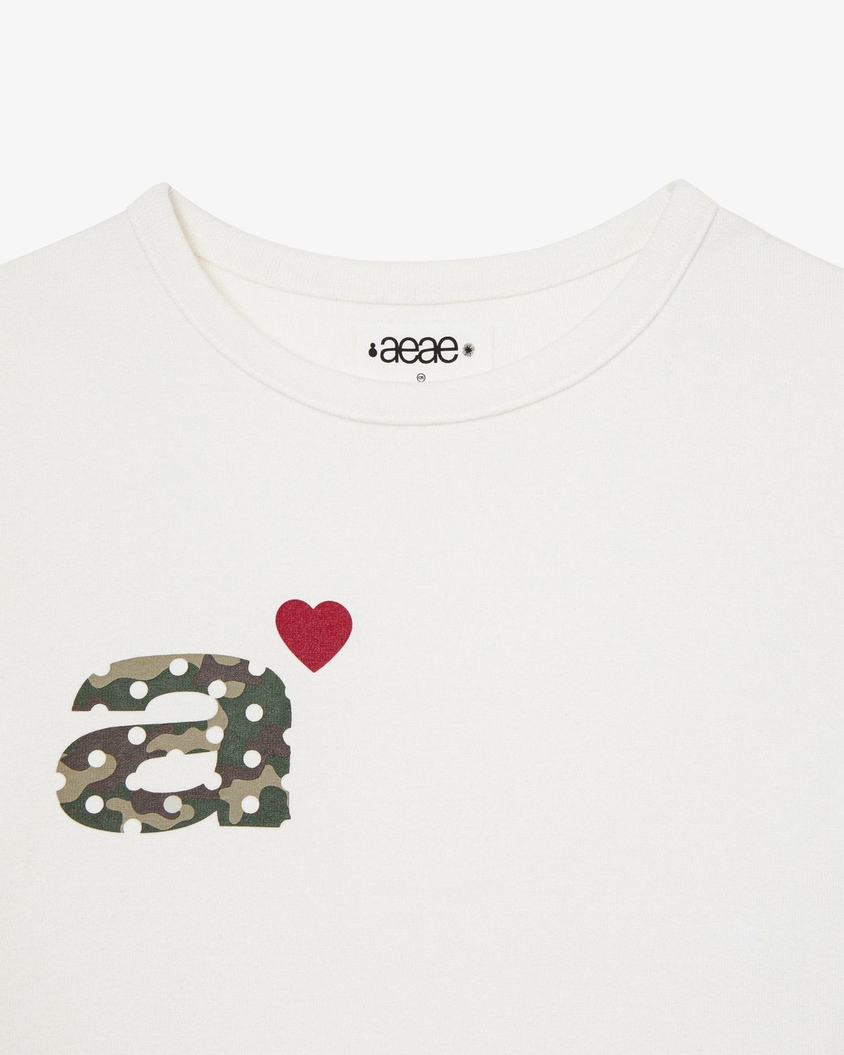 에이이에이이(AEAE) DOT SMALL LETTER TEE [WHITE/CAMO]