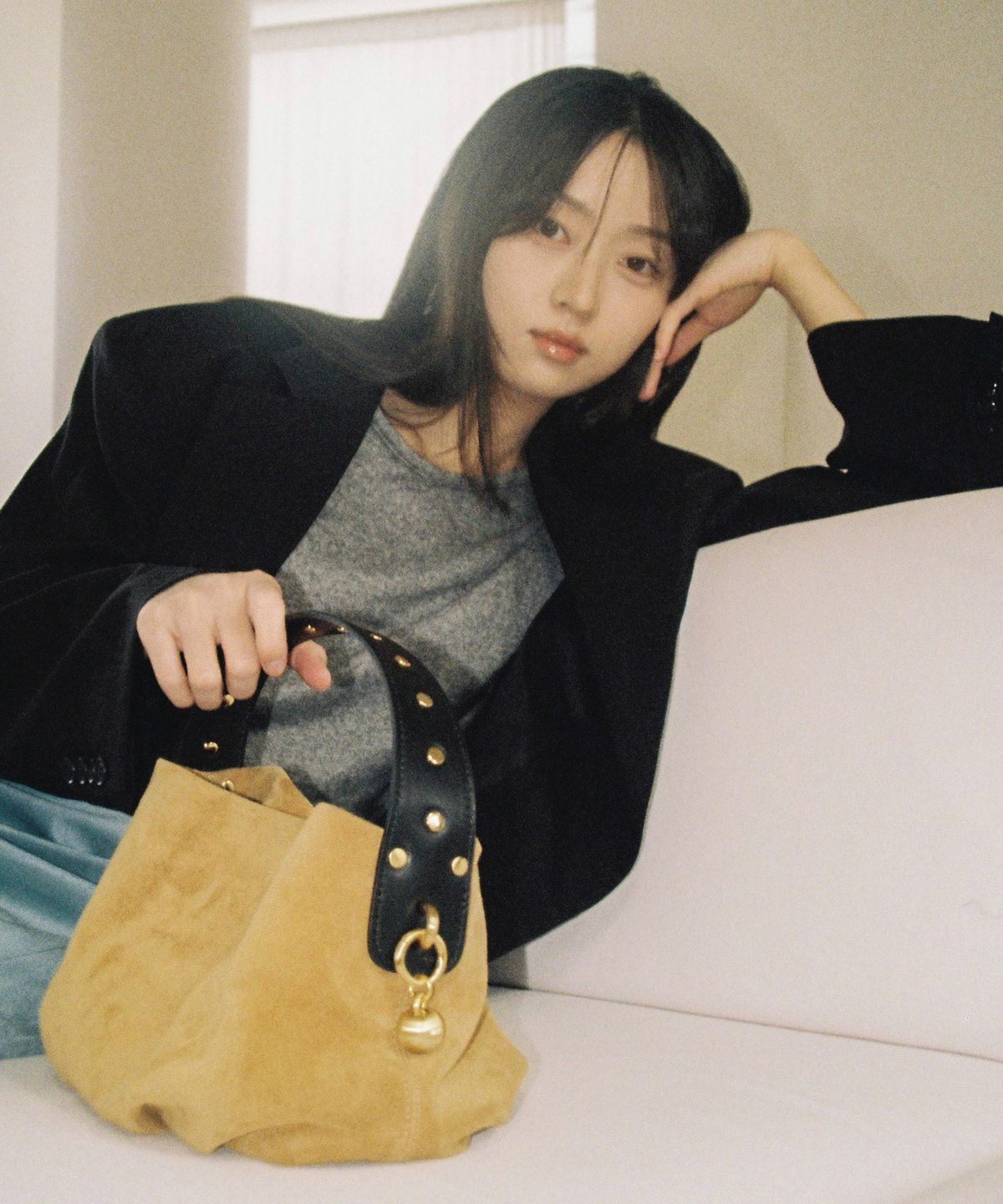 수주(SU ZU) 맨디 미니 스터드 스웨이드