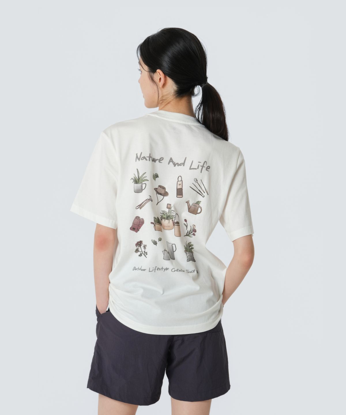 스노우피크 어패럴(SNOWPEAK APPAREL) 코튼 네이처 그래픽 반팔 티셔츠 (S26MUFTS64) Off White