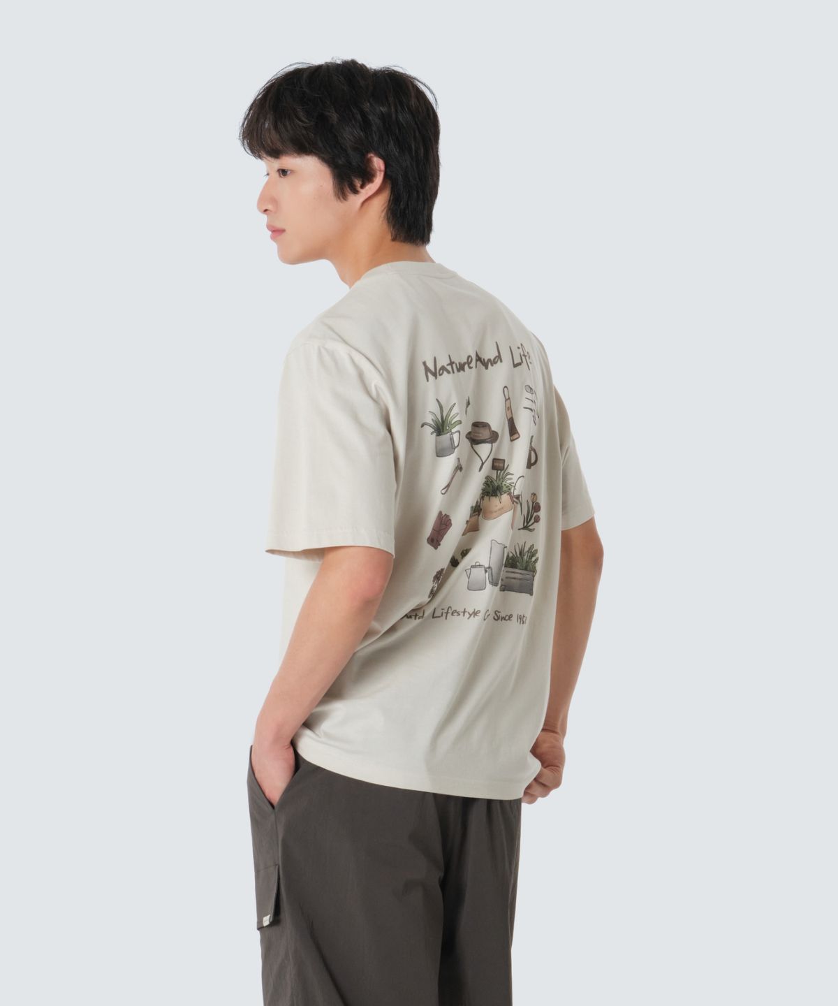 스노우피크 어패럴(SNOWPEAK APPAREL) 코튼 네이처 그래픽 반팔 티셔츠 (S26MUFTS64) Light Beige