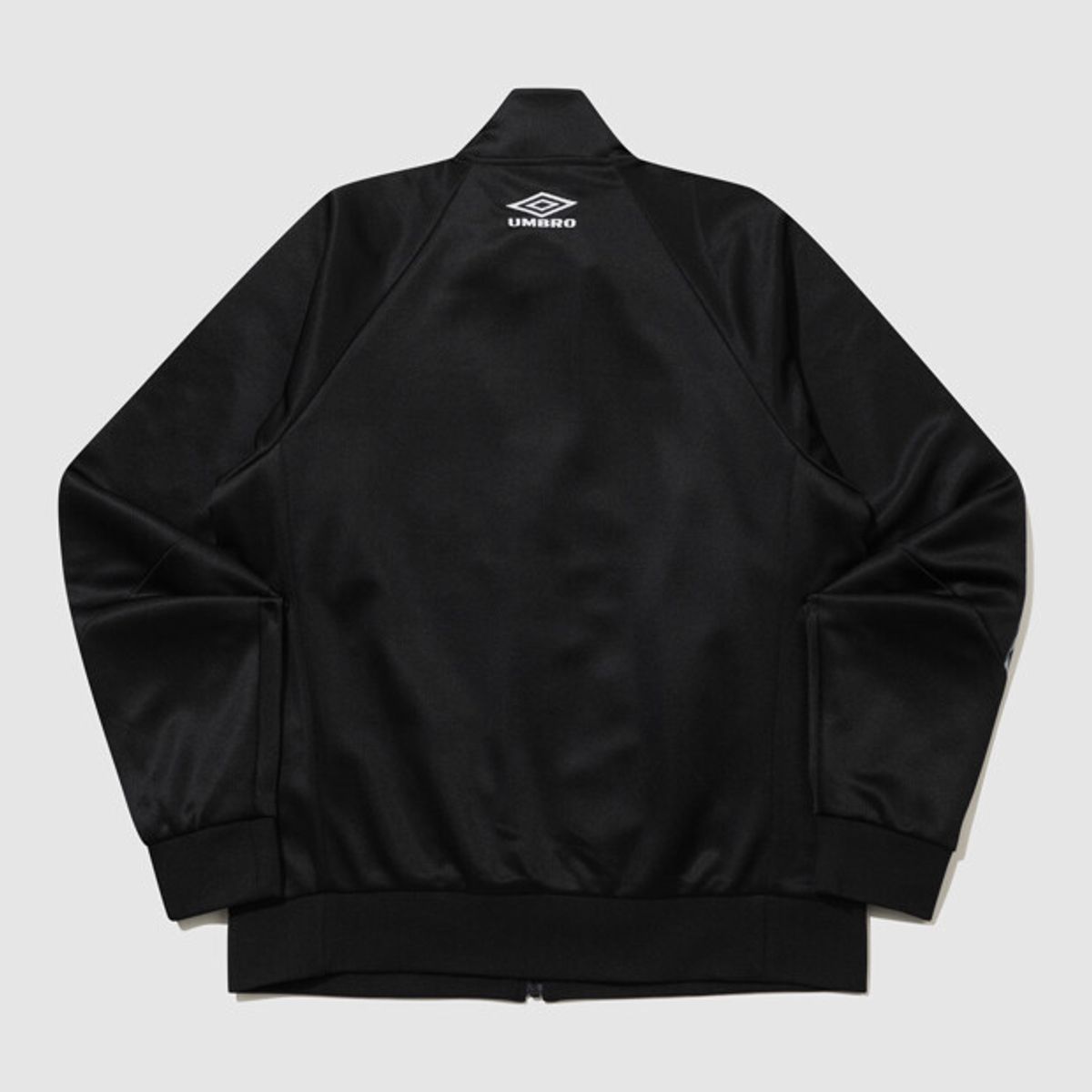 엄브로(UMBRO) [UMB X TOGA] 트랙 자켓 블랙 UR111OFT21