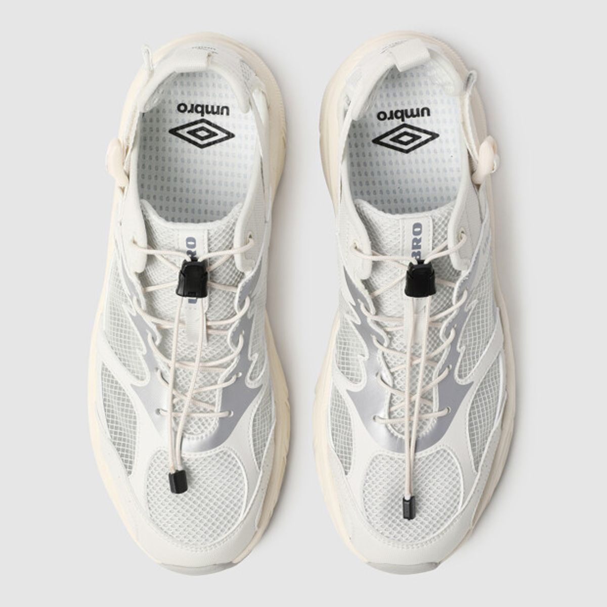 엄브로(UMBRO) FUSE (퓨즈) 화이트 UR123CTP31