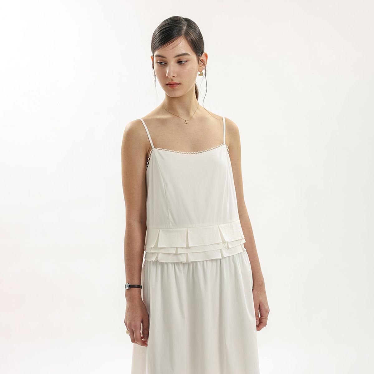 웬스데이딜라잇(WEDNESDAY DELIGHT) WD_White frill strap midi dress