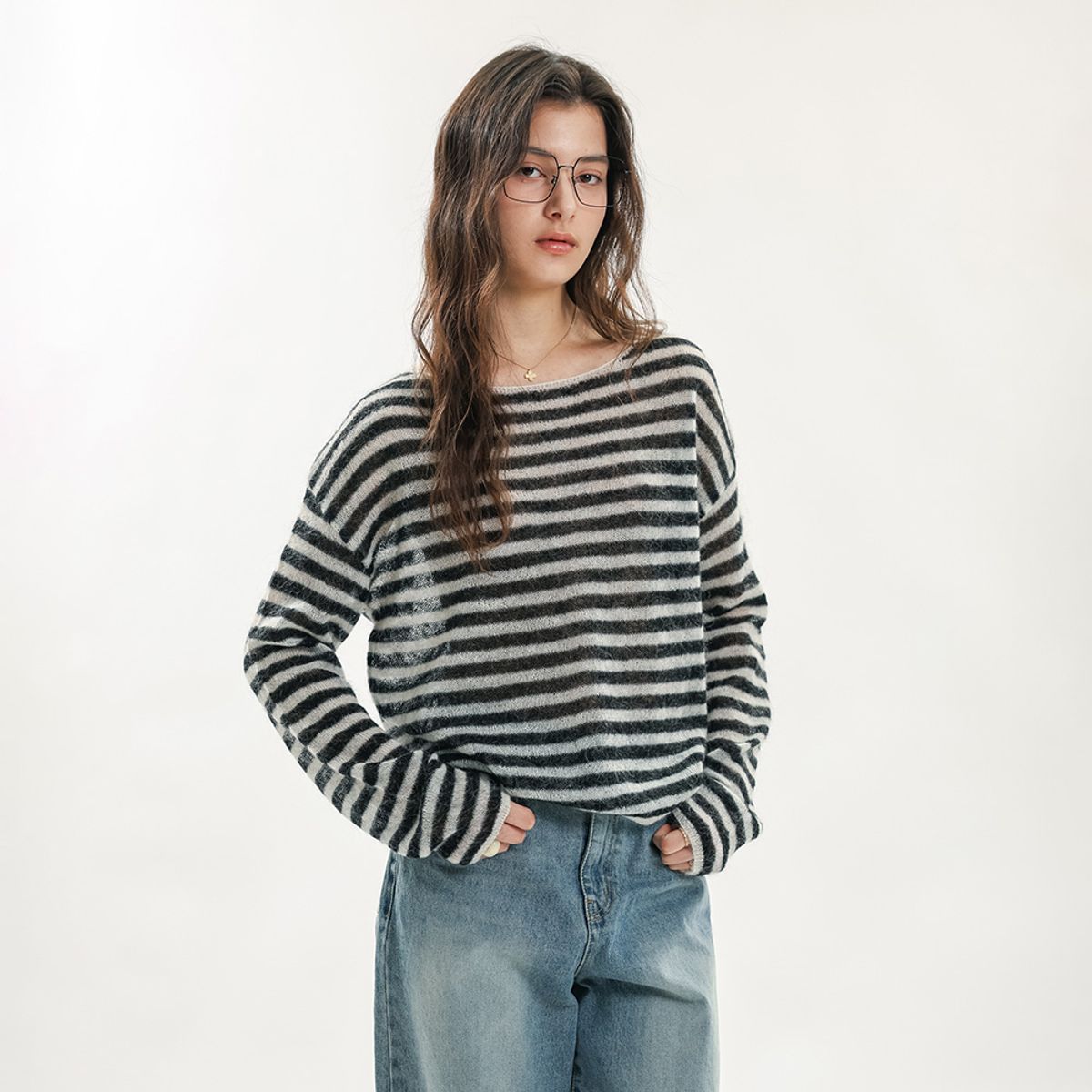 웬스데이딜라잇(WEDNESDAY DELIGHT) WD_Minimal round neck knit top_2color