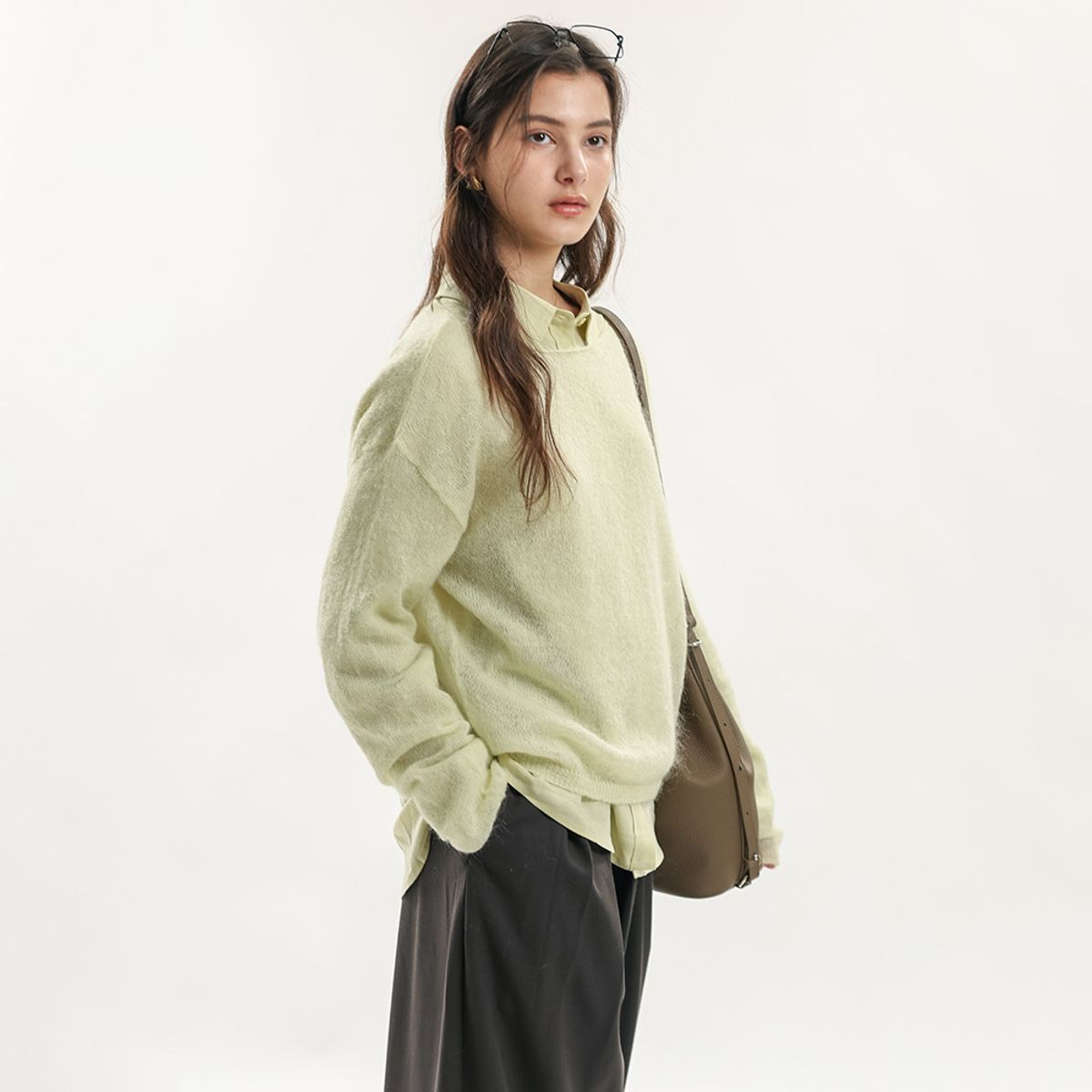 웬스데이딜라잇(WEDNESDAY DELIGHT) WD_Minimal round neck knit top_2color