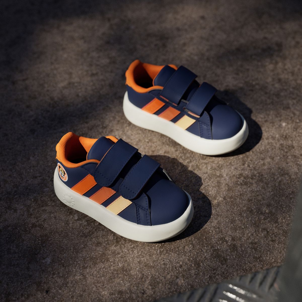 아디다스 키즈(ADIDAS KIDS) 디즈니 미키 마우스 그랜드 코트 키즈 JS2344