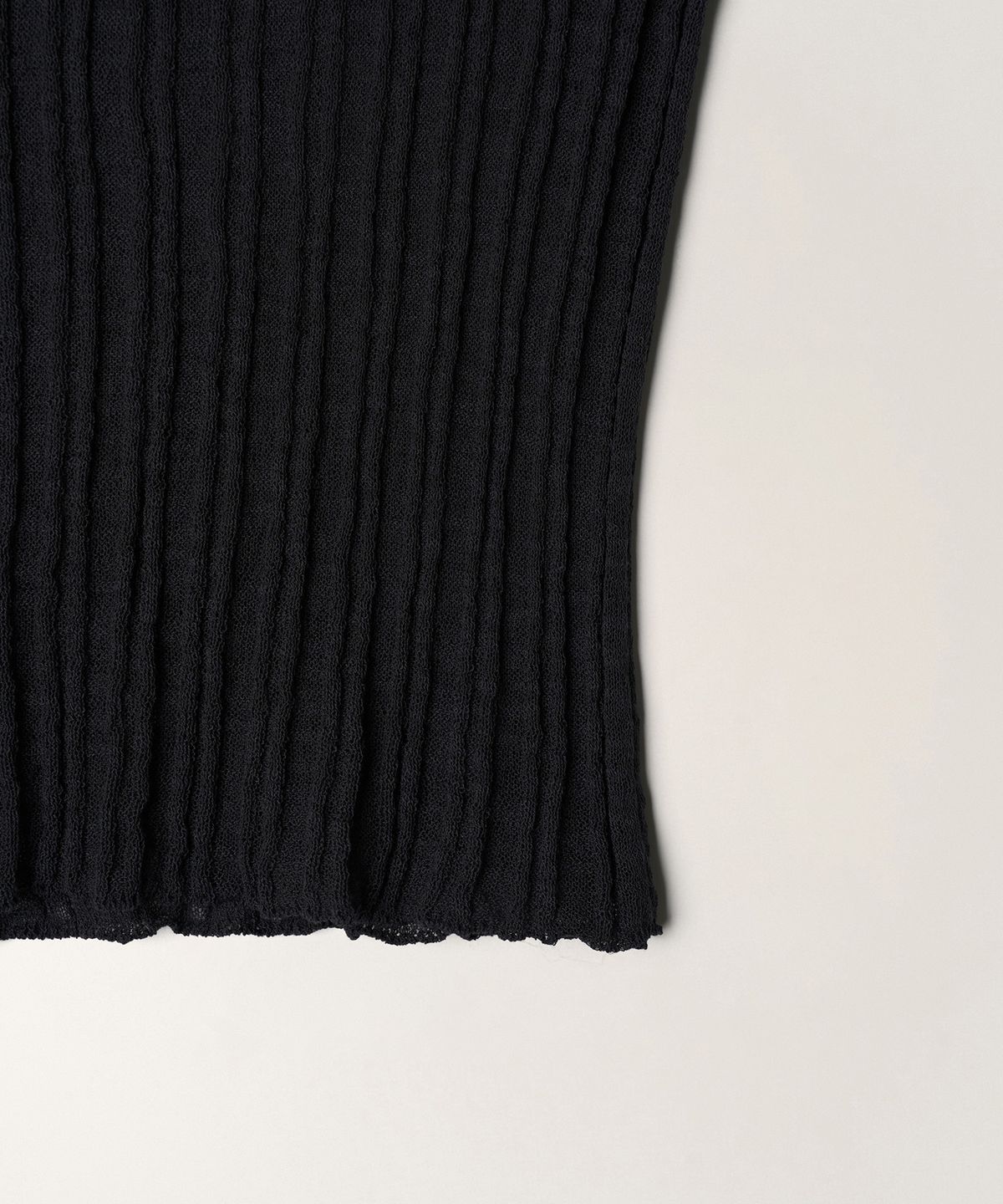 튜드먼트(TTUDEMENT) TWO-WAY SHORT SLEEVE KNIT TOP_CHARCOAL