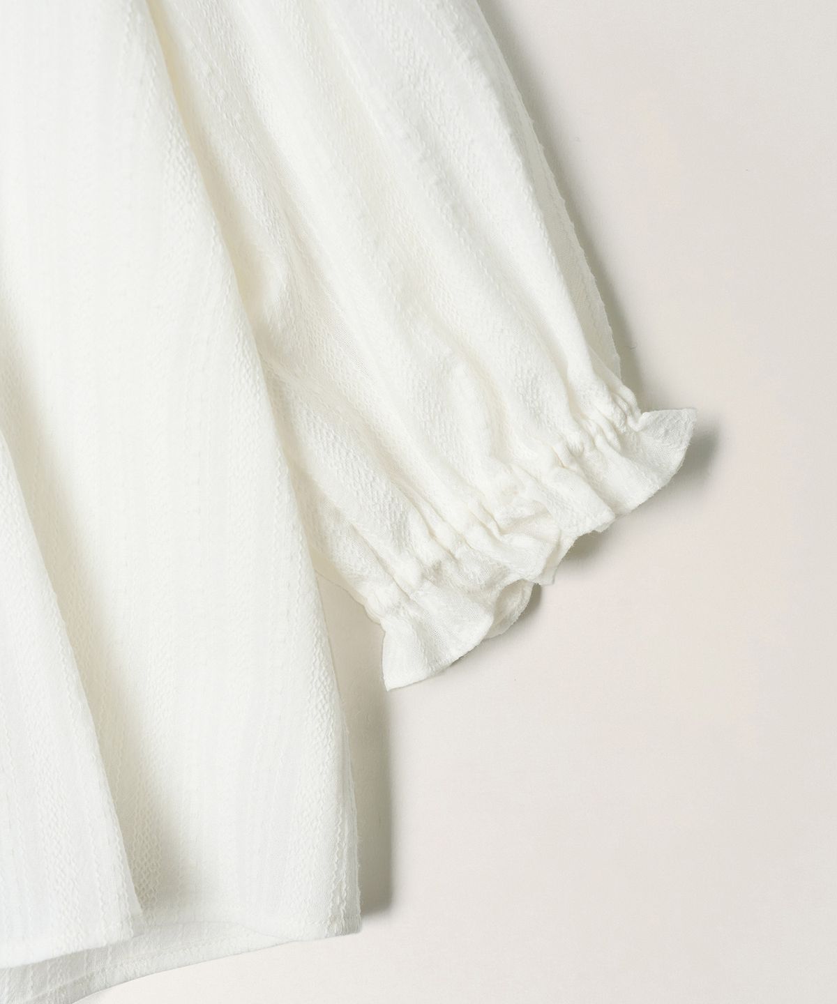튜드먼트(TTUDEMENT) COTTON RUFFLE BLOUSE_OFF WHITE