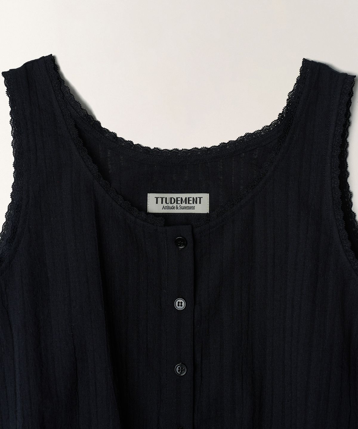 튜드먼트(TTUDEMENT) GAUZE SLEEVELESS BLOUSE_BLACK
