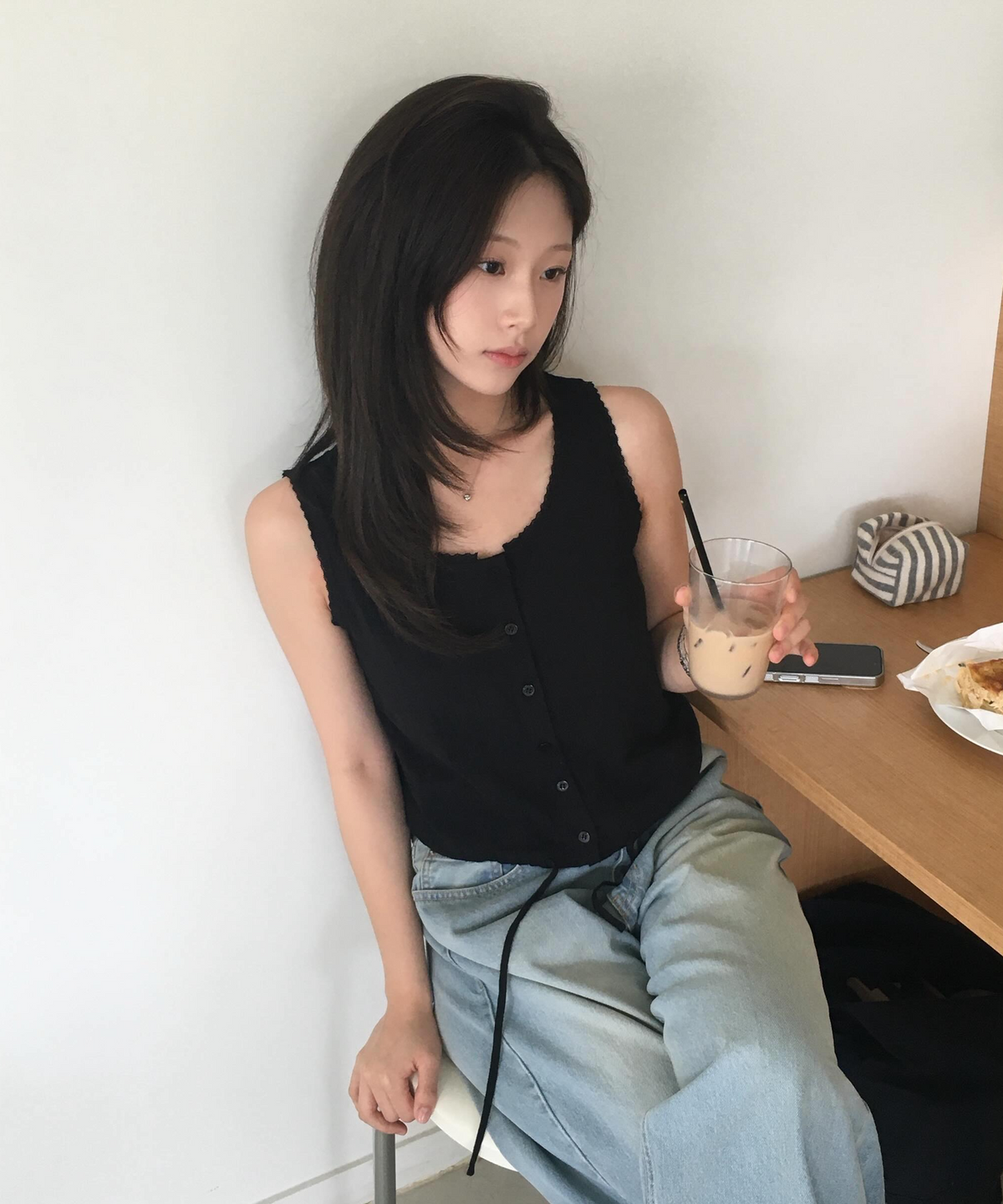 튜드먼트(TTUDEMENT) GAUZE SLEEVELESS BLOUSE_BLACK