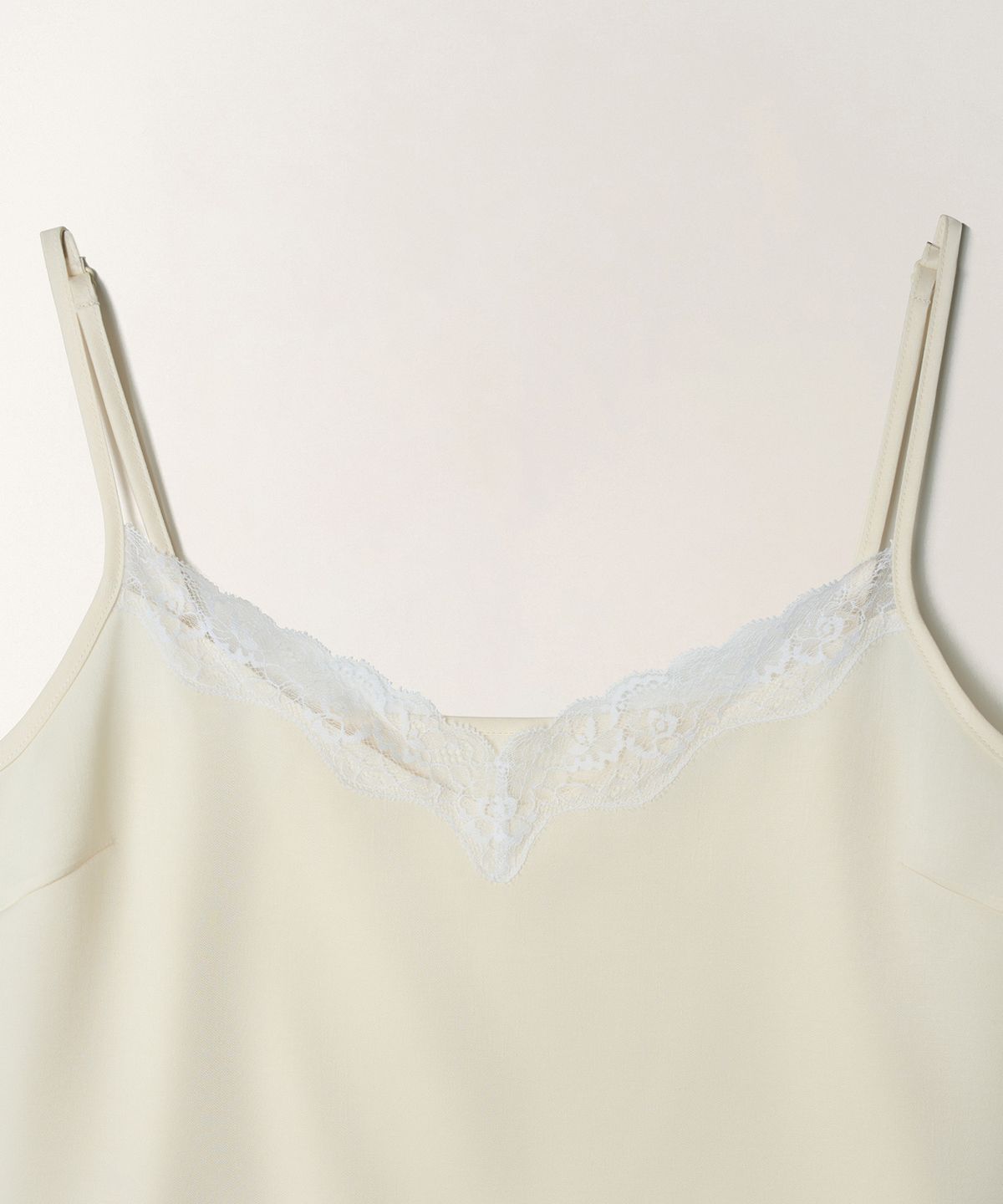 튜드먼트(TTUDEMENT) SATIN LACE BLOUSE TOP_CREAM