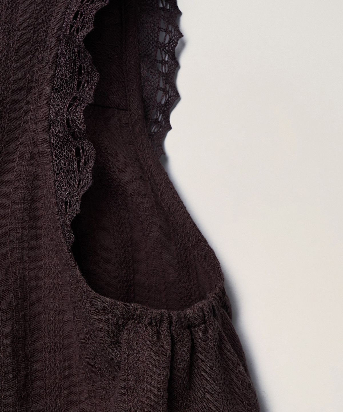 튜드먼트(TTUDEMENT) COTTON SLEEVELESS BLOUSE_BROWN