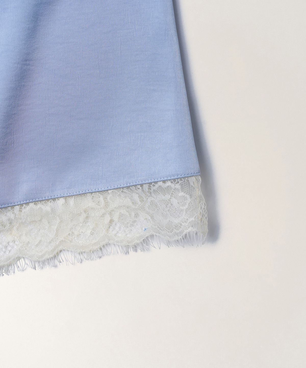 튜드먼트(TTUDEMENT) SATIN LACE MIDI SKIRT_LIGHT BLUE
