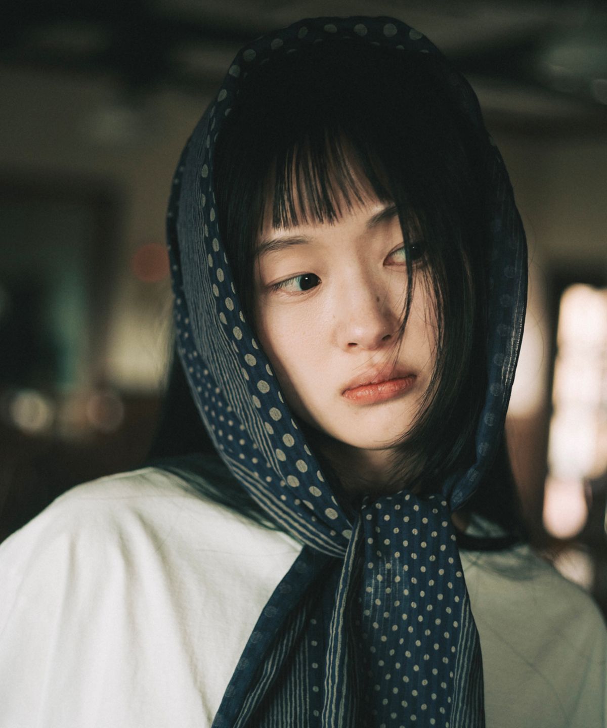 오헤시오(OHESHIO) DOT SHEER POINT SCARF, NAVY