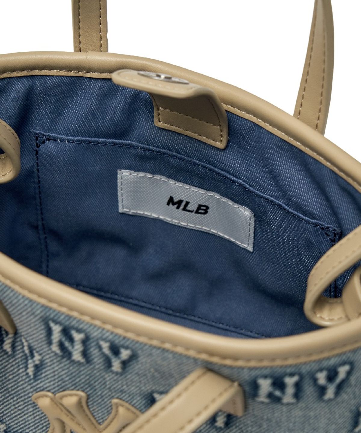 엠엘비(MLB) 클래식 모노그램 데님 엠보 미니 크로스백 NY (L.Blue)