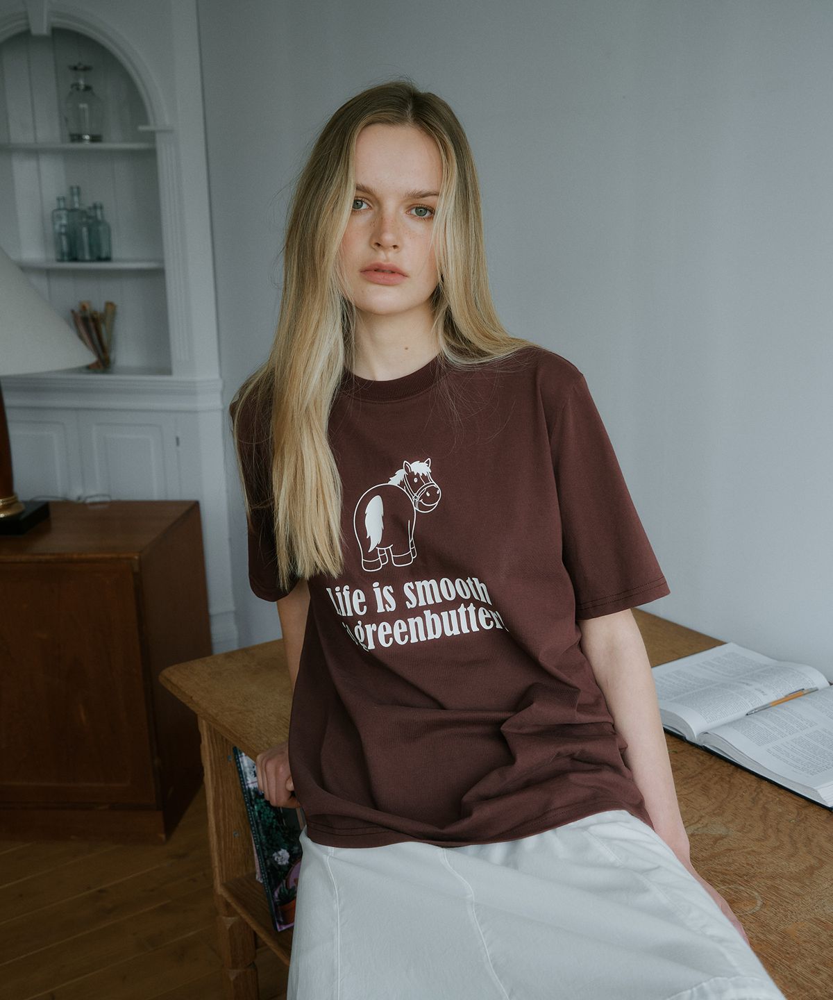 그린버터(GREENBUTTER) Chubby Horse Tee (Chocolate)