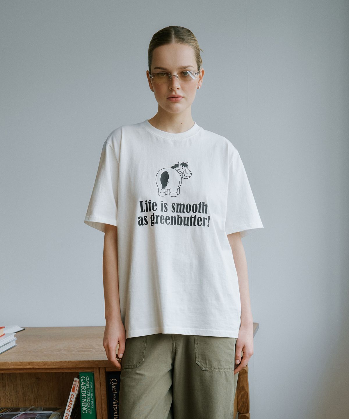 그린버터(GREENBUTTER) Chubby Horse Tee (Ivory)