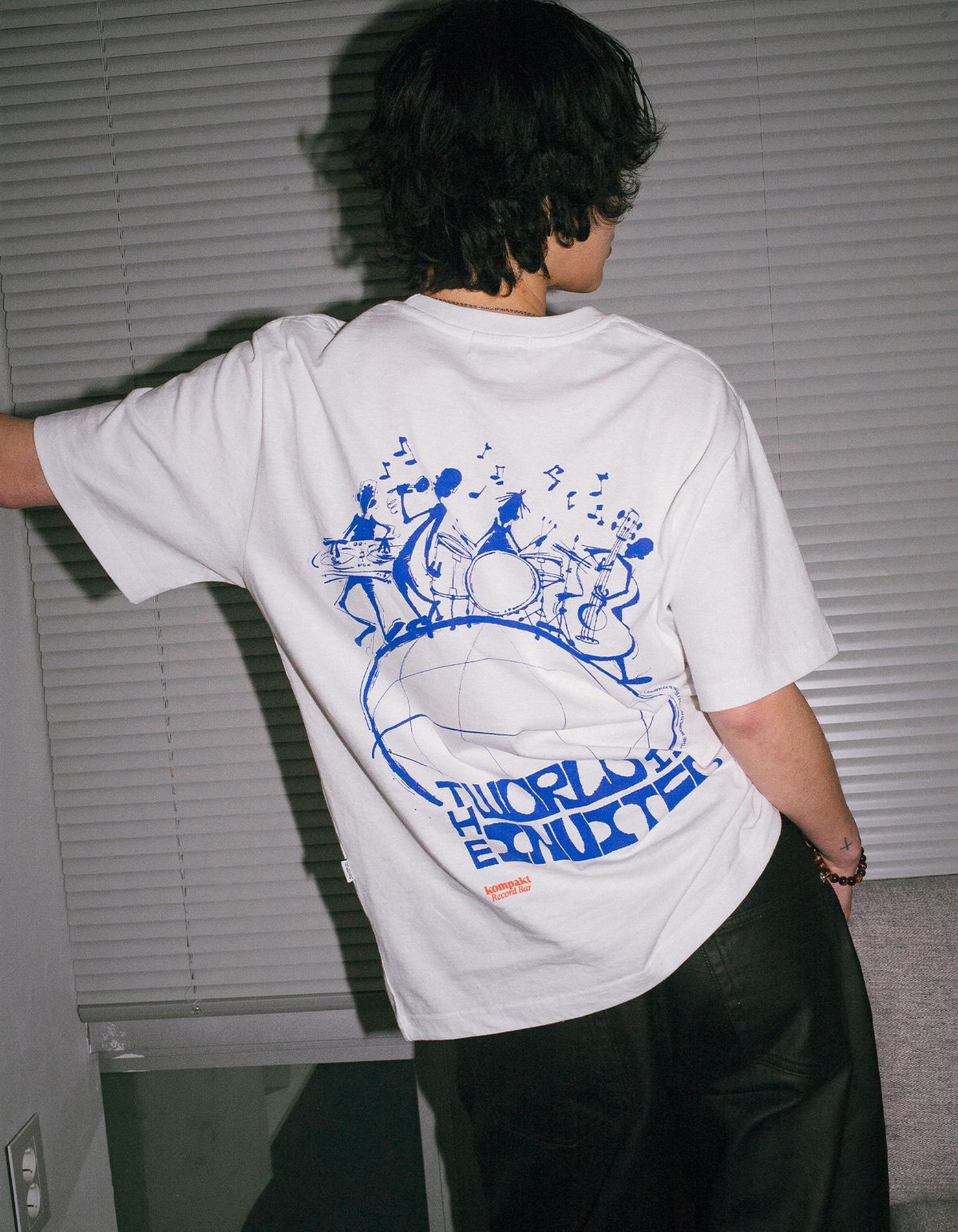 콤팩트 레코드 바(KOMPAKT RECORD BAR) KRB X Elijah Anderson Graphic T-shirt - White