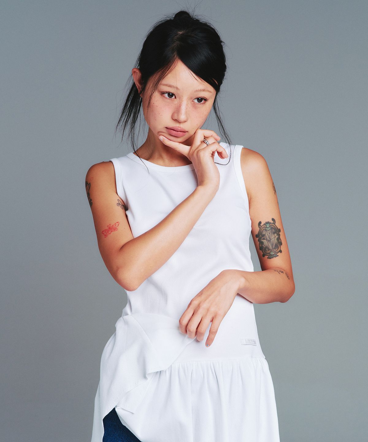 아메스 월드와이드(AMES-WORLDWIDE) CLASSIC SHIRRING SLEEVELESS DRESS WHITE