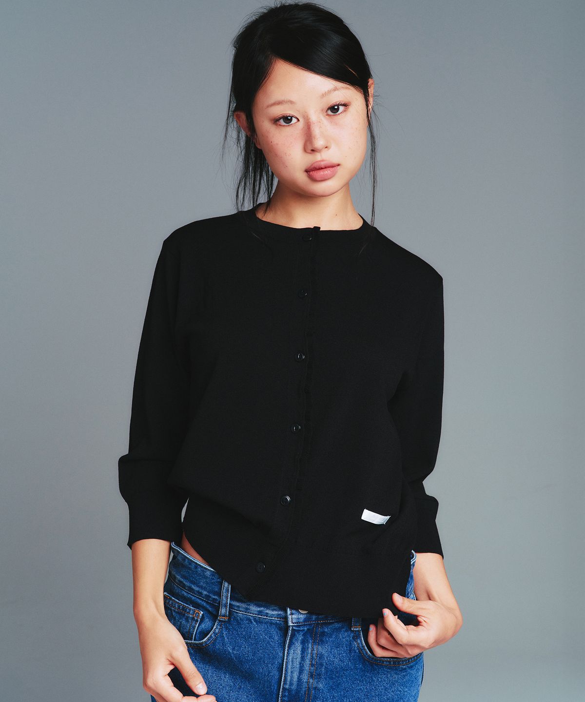 아메스 월드와이드(AMES-WORLDWIDE) CLASSIC 3/4 SLEEVE RUFFLE CARDIGAN BLACK