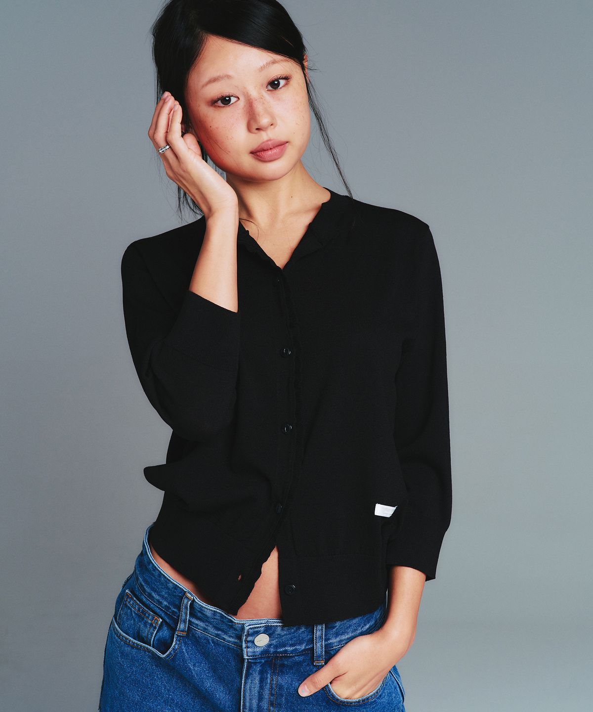아메스 월드와이드(AMES-WORLDWIDE) CLASSIC 3/4 SLEEVE RUFFLE CARDIGAN BLACK