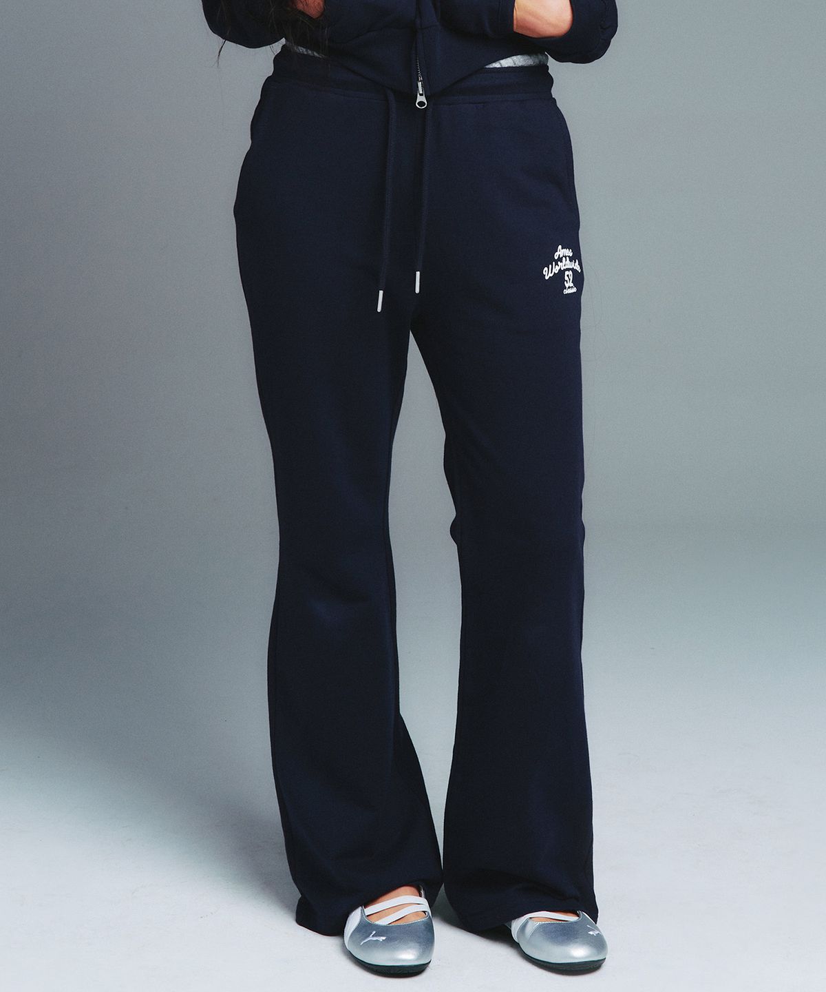 아메스 월드와이드(AMES-WORLDWIDE) CLASSIC SLIM BOOT CUT SWEAT PANTS NAVY