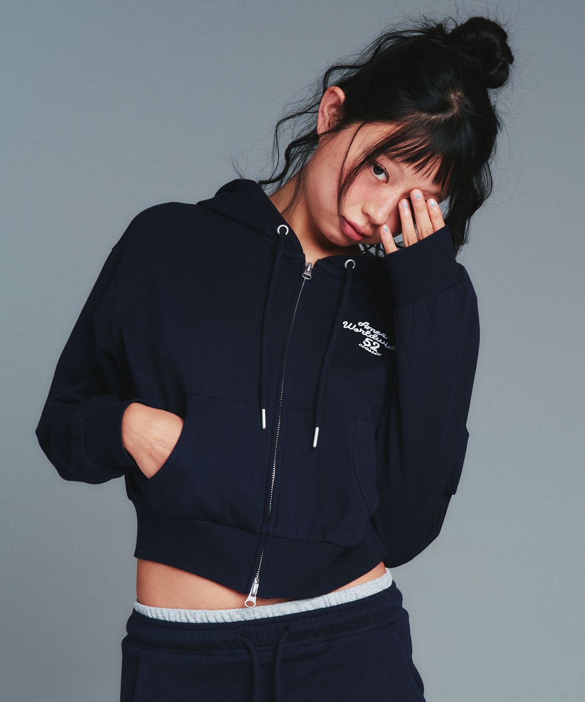 아메스 월드와이드(AMES-WORLDWIDE) CLASSIC CROP HOODIE ZIP-UP NAVY