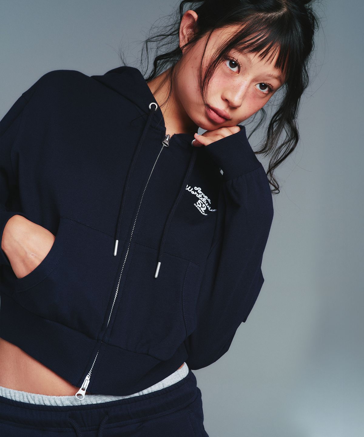 아메스 월드와이드(AMES-WORLDWIDE) CLASSIC CROP HOODIE ZIP-UP NAVY