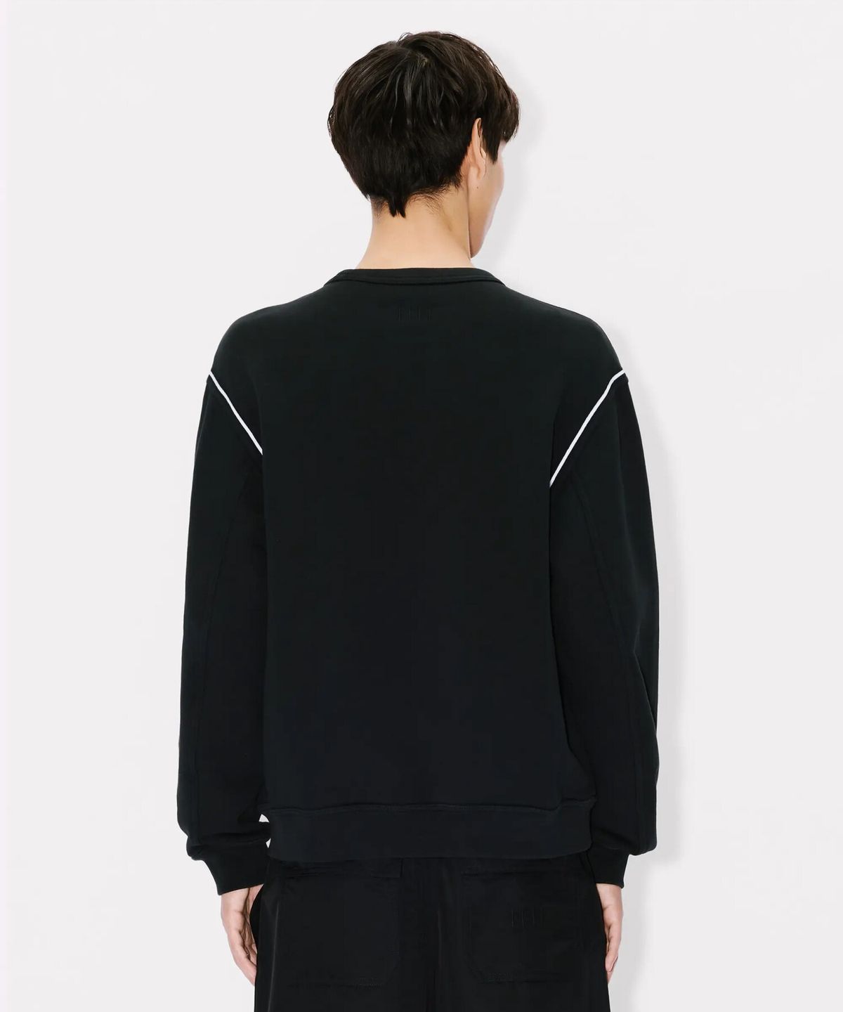 겐조(KENZO) 남성 보케 플라워 2.0 자수 클래식 스웻셔츠_K265AMW502BKX