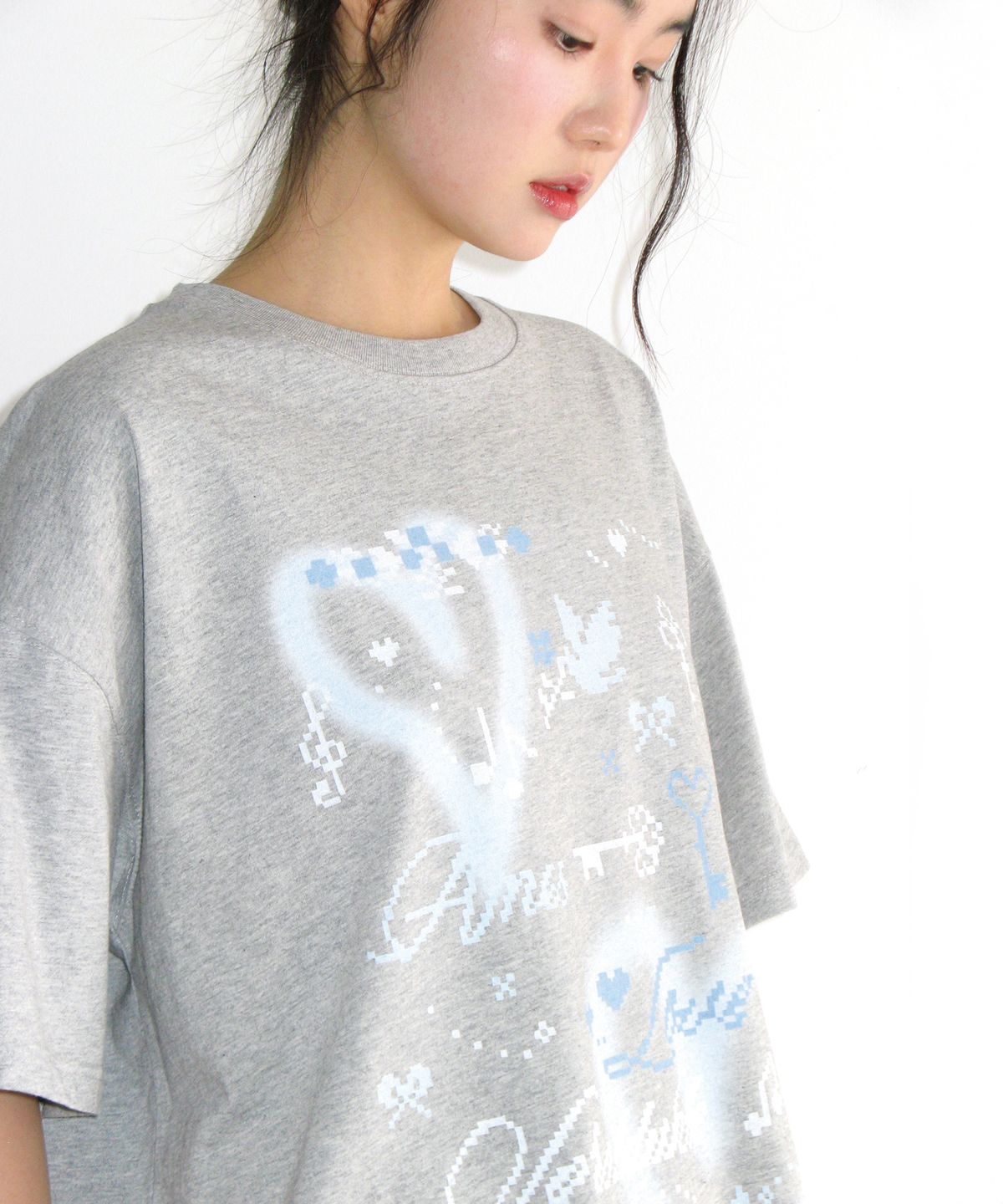 아메스 월드와이드(AMES-WORLDWIDE) HEART PIXEL ART TEE GREY