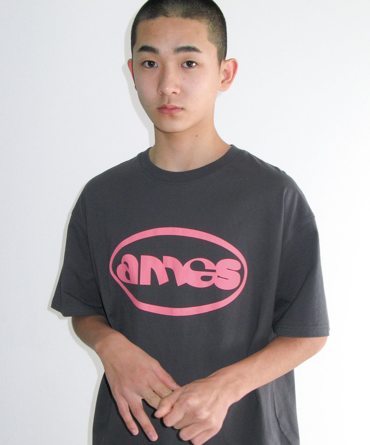 아메스 월드와이드(AMES-WORLDWIDE) AMES CIRCLE LOGO SYMBOL TEE CHARCOAL