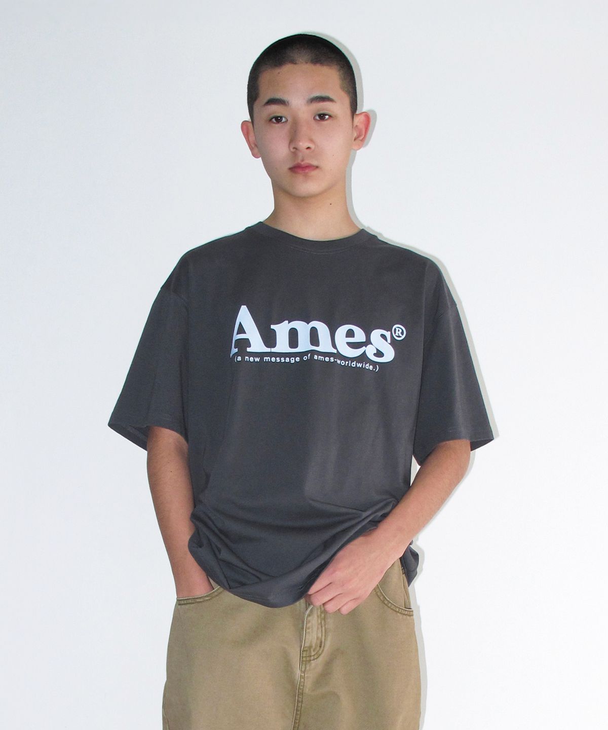 아메스 월드와이드(AMES-WORLDWIDE) BASIC LOGO TEE CHARCOAL
