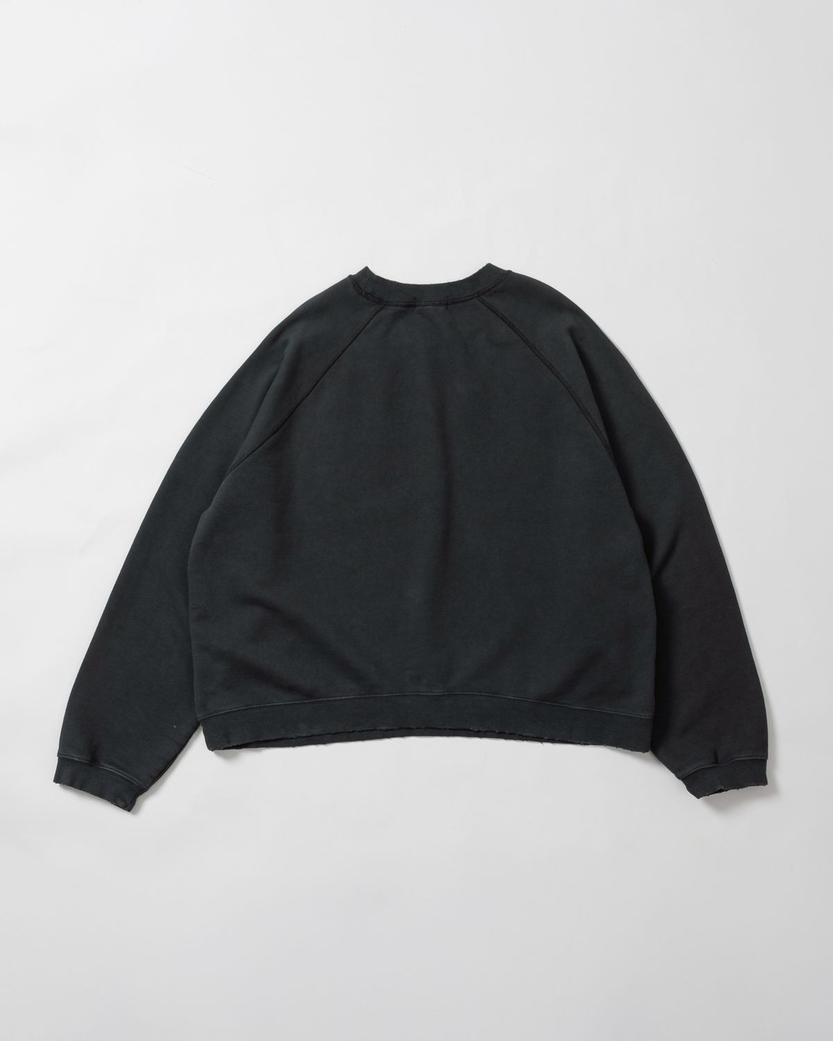 슈퍼벨로체(SUPERVELOCE) Miglia Raglan Sweatshirt Dark Charcoal