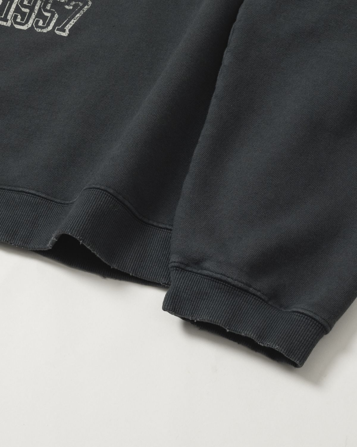 슈퍼벨로체(SUPERVELOCE) Miglia Raglan Sweatshirt Dark Charcoal