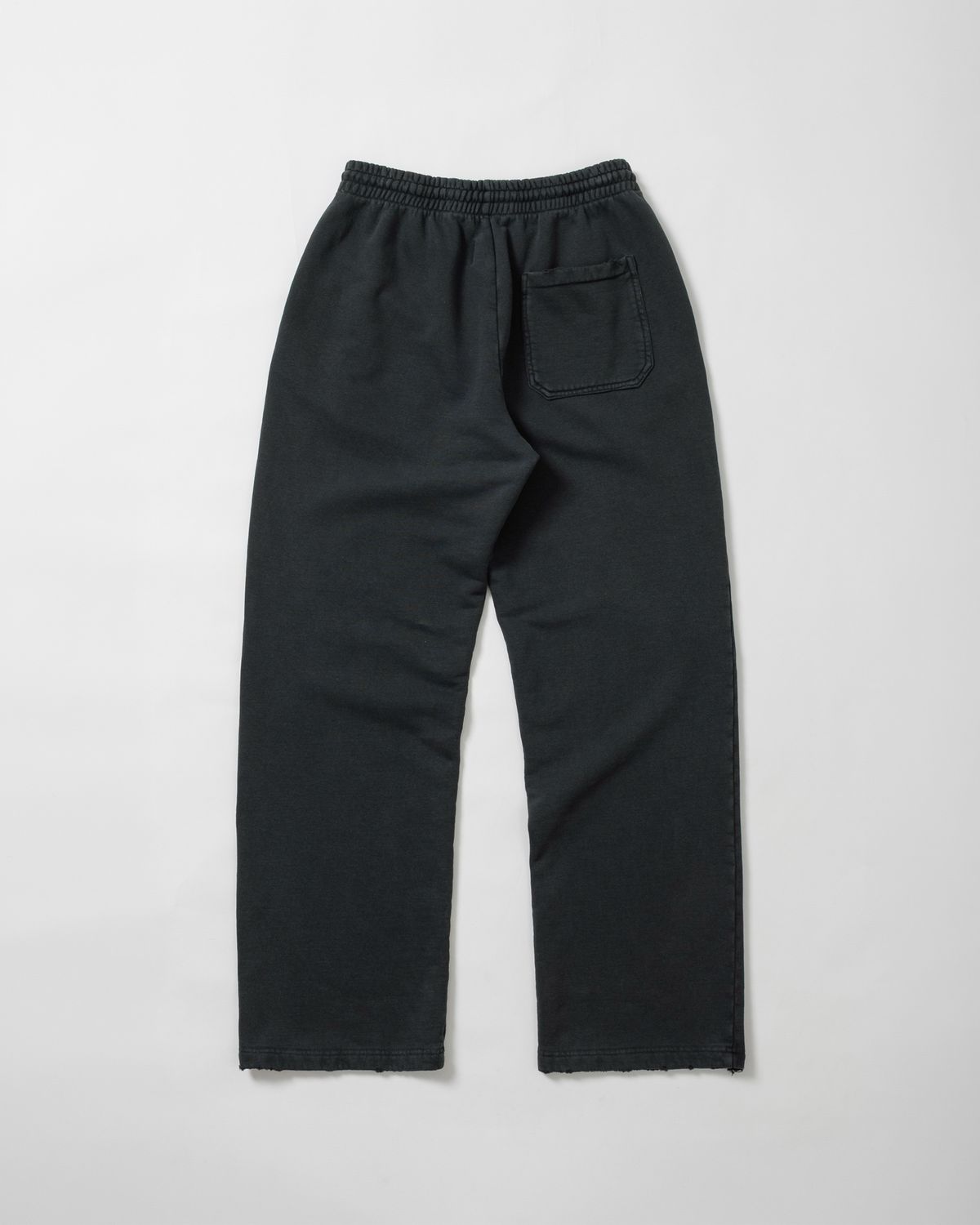 슈퍼벨로체(SUPERVELOCE) Miglia Straight Sweatpants Dark Charcoal