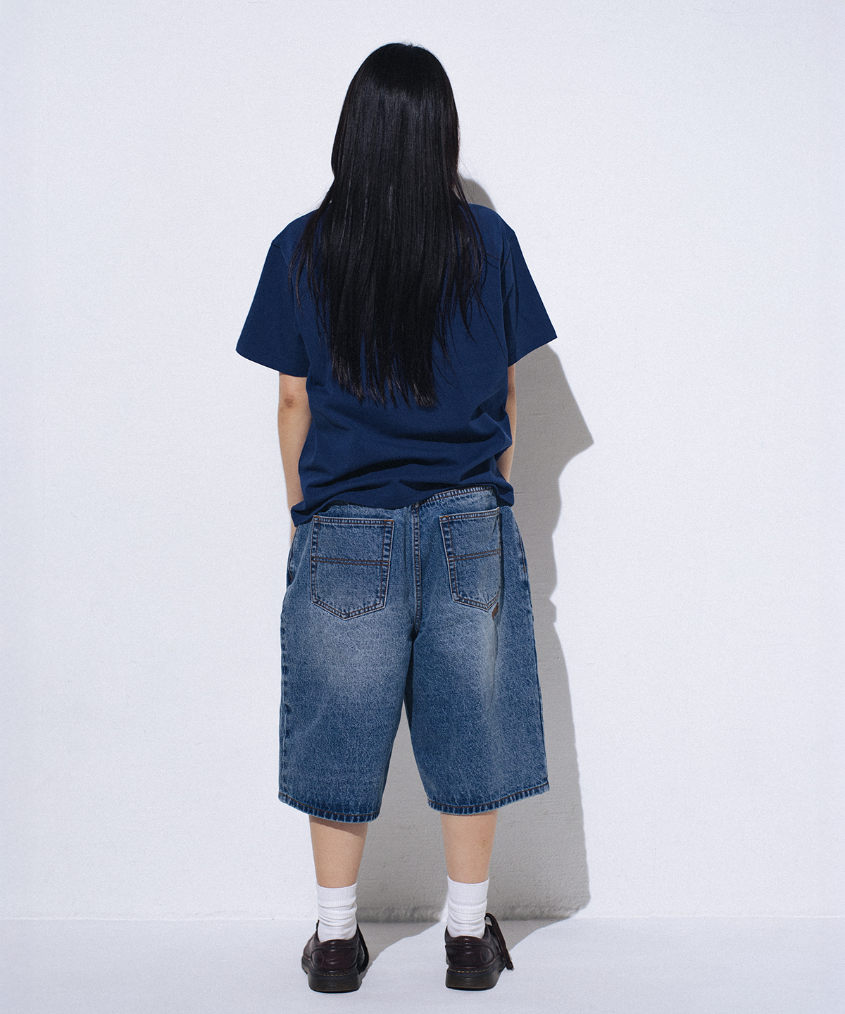 위캔더스(WKNDRS) G-LOGO DENIM SHORTS (DENIM)