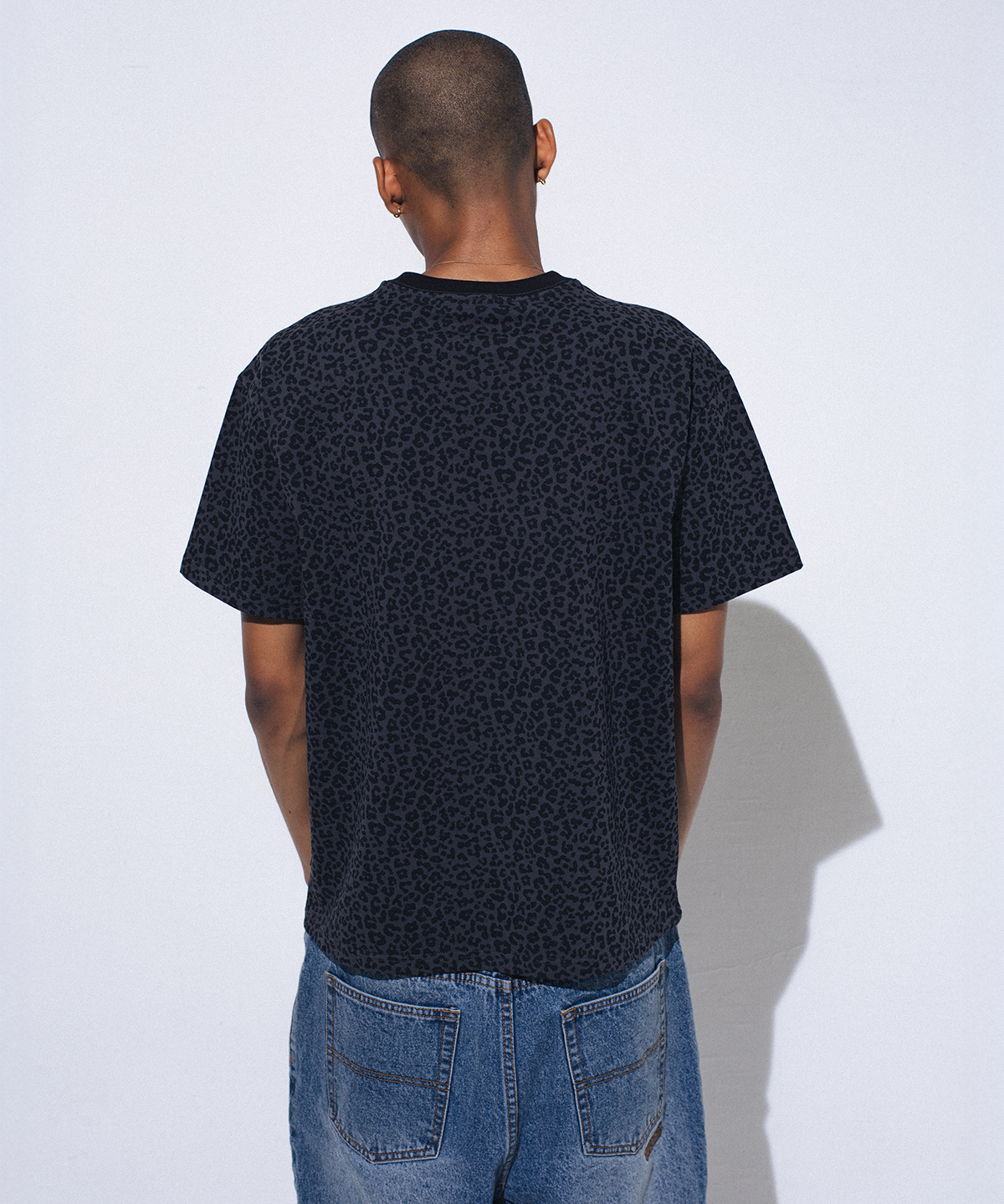 위캔더스(WKNDRS) PIRATES T-SHIRT (CHARCOAL)