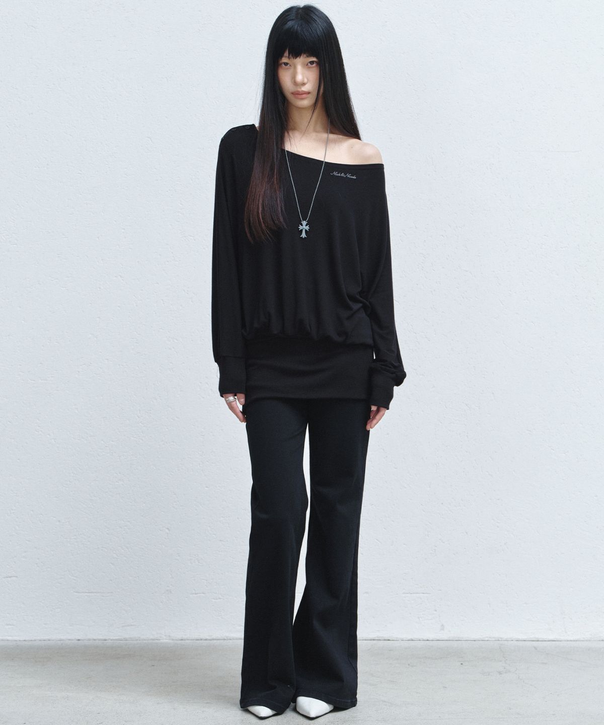 닉앤니콜(NICK&NICOLE) ASYMMETRIC OFF SHOULDER DRESS_BLACK