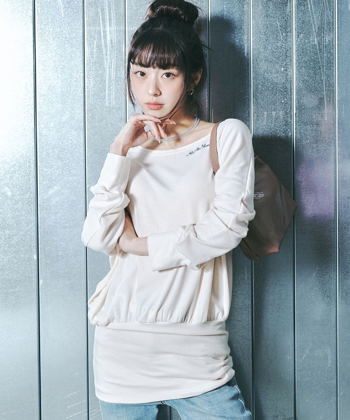 닉앤니콜(NICK&NICOLE) ASYMMETRIC OFF SHOULDER DRESS_CREAM