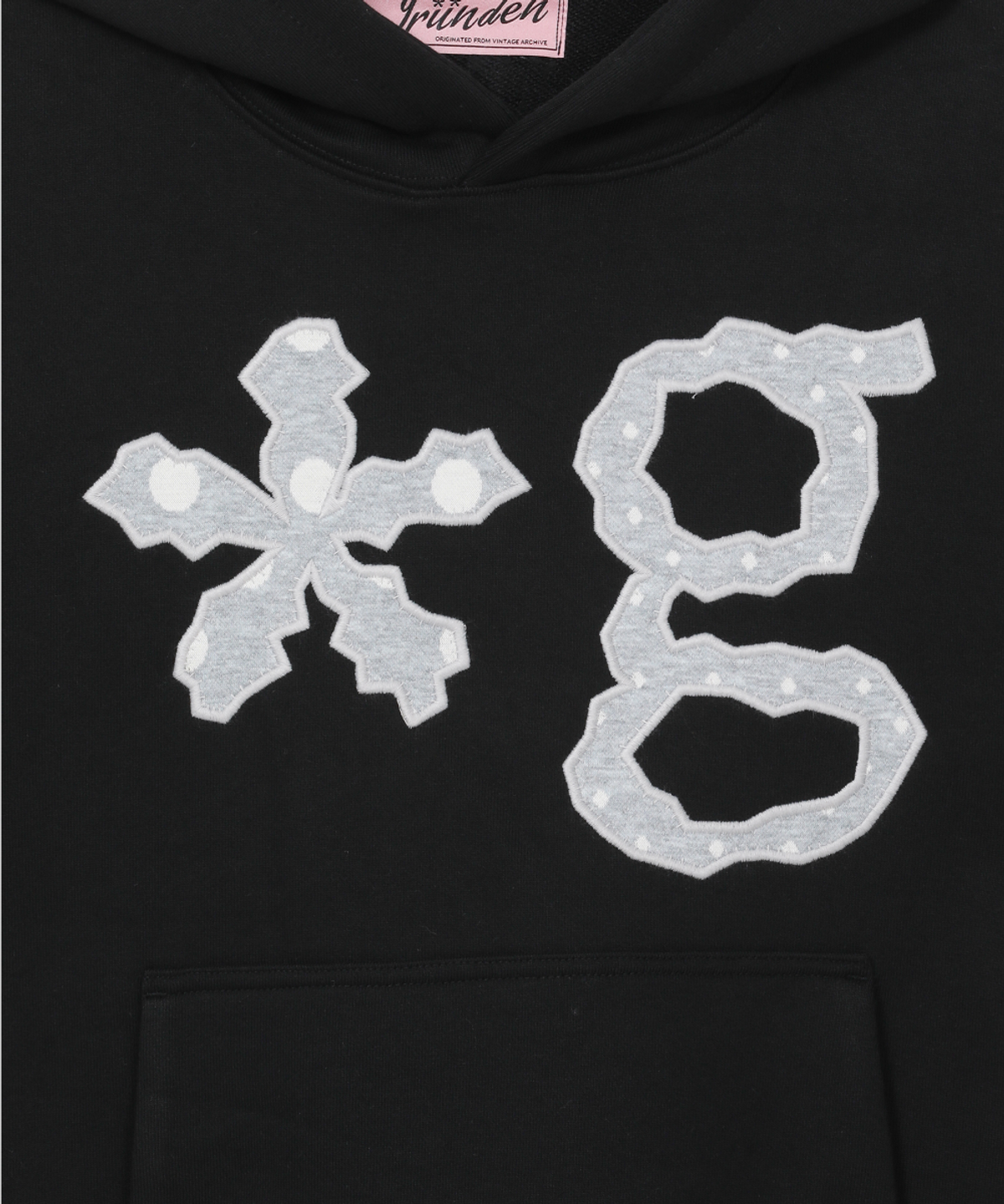 글런든(GRUNDEN) DOT LOGO APPLIQUE HOODIE (BLACK)