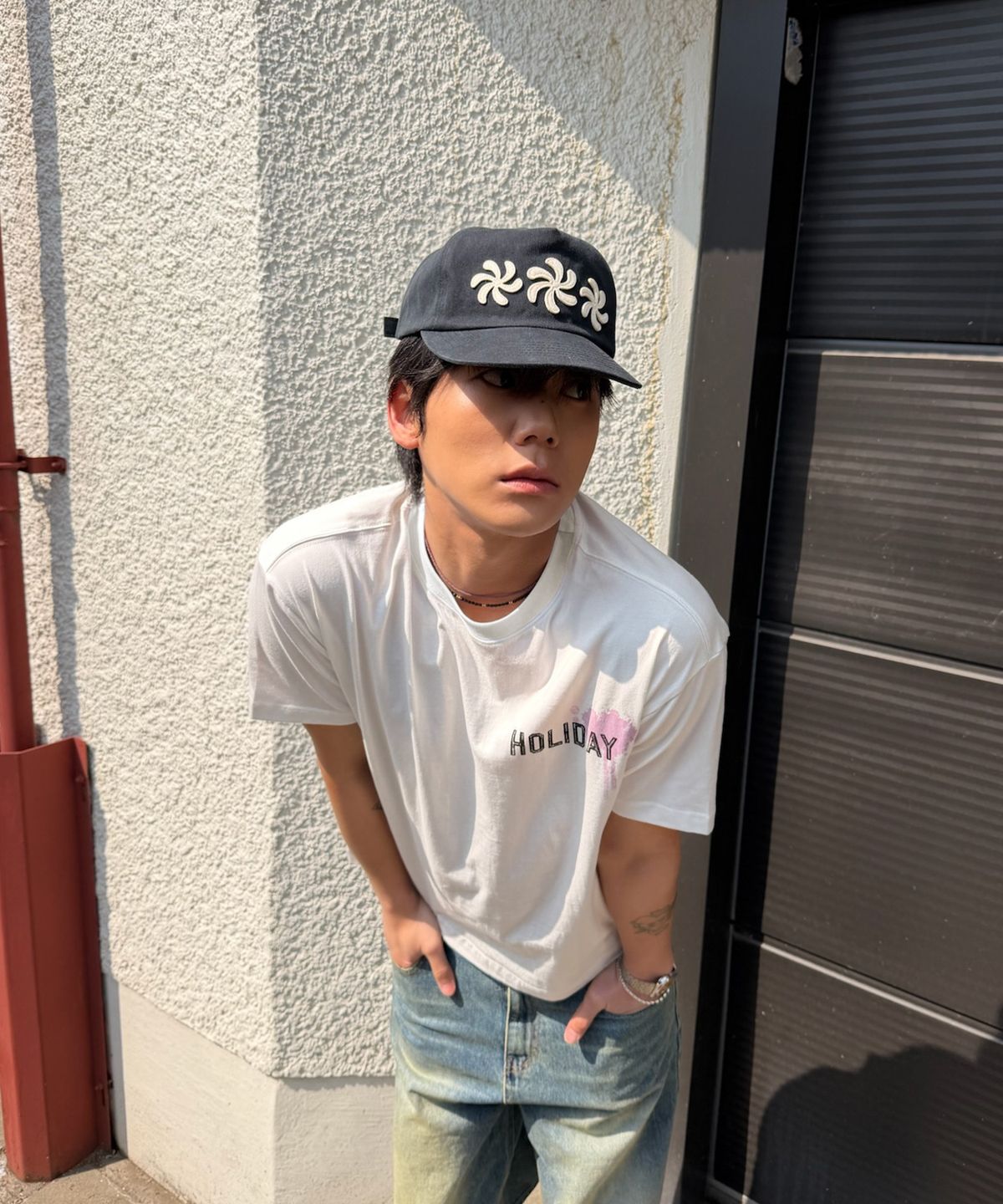 아모우(AMOU) HOLIDAY Half T- Shirts White