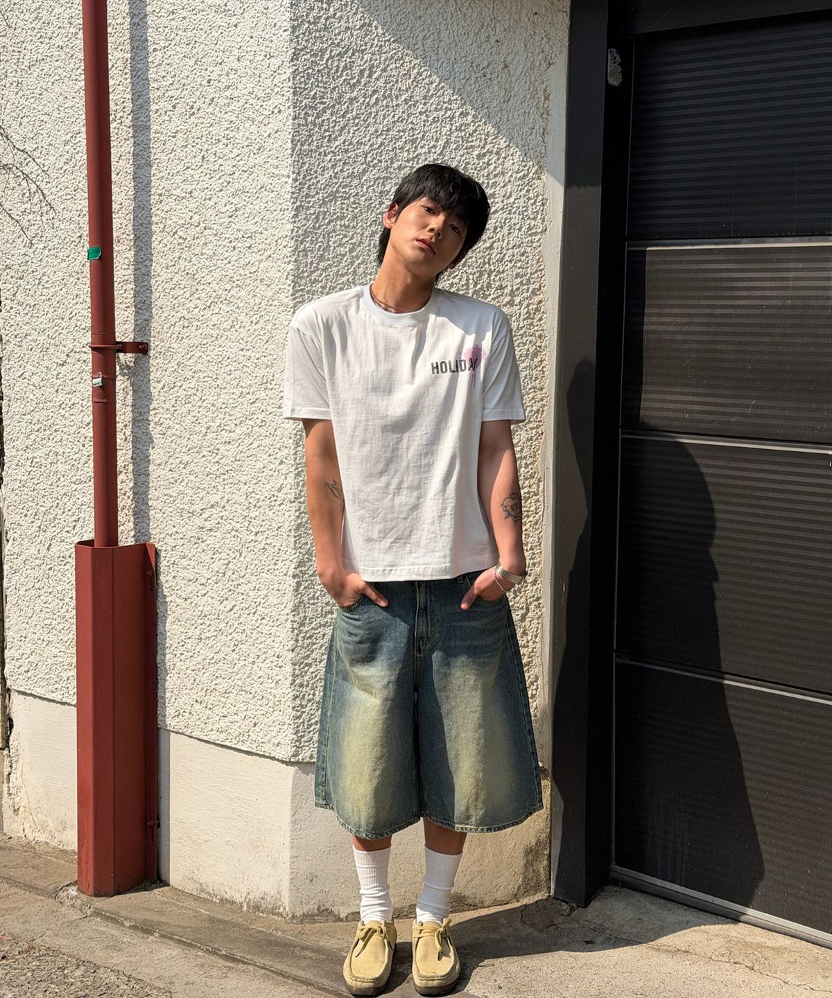 아모우(AMOU) HOLIDAY Half T- Shirts White