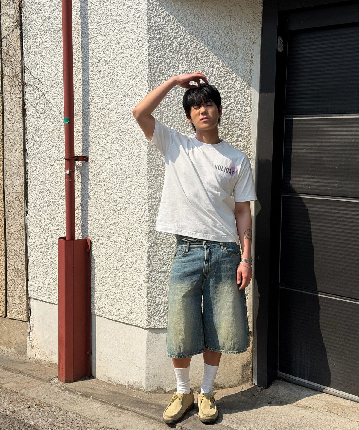 아모우(AMOU) HOLIDAY Half T- Shirts White
